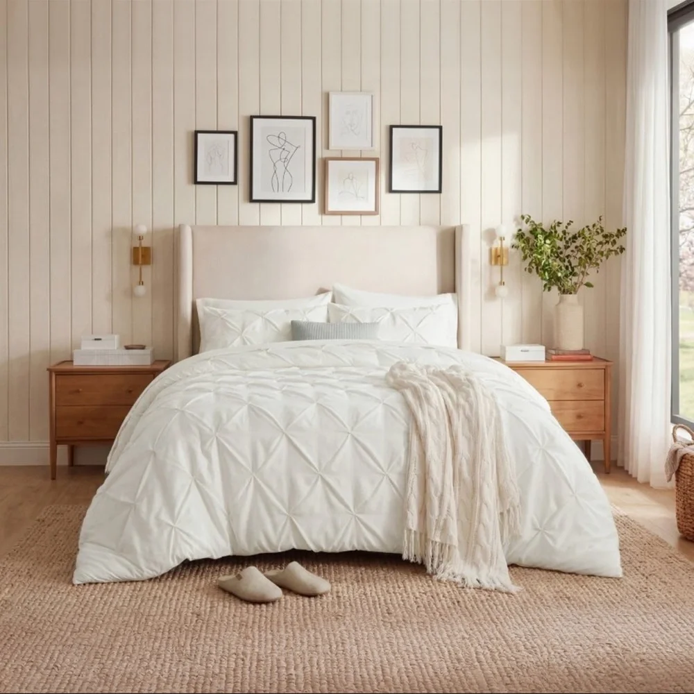 Classic Pinch-Pleat White Comforter Set